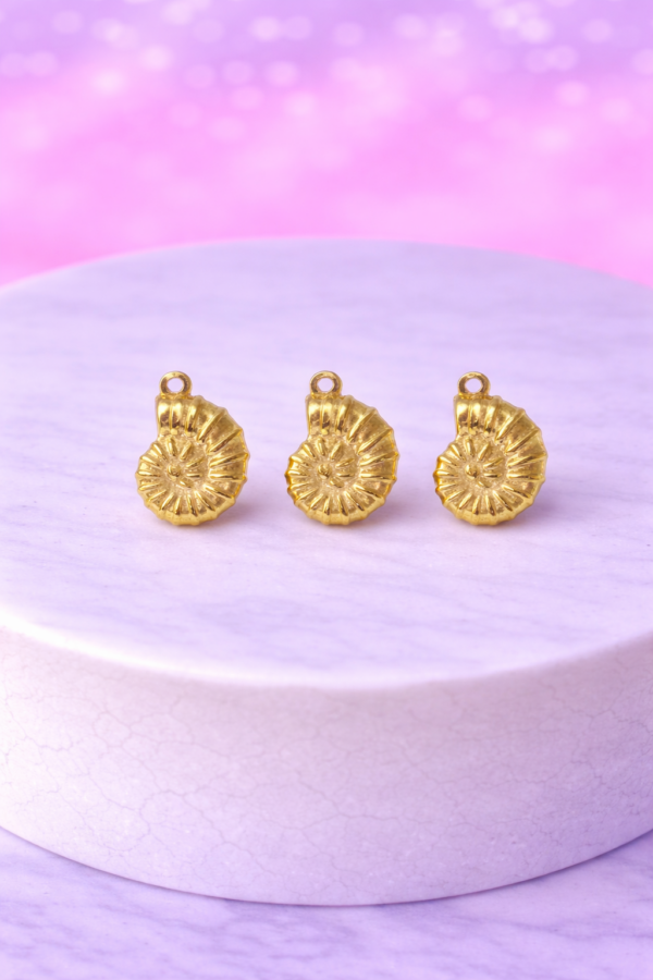Charms Coquillage Doré – Esprit Marin Chic