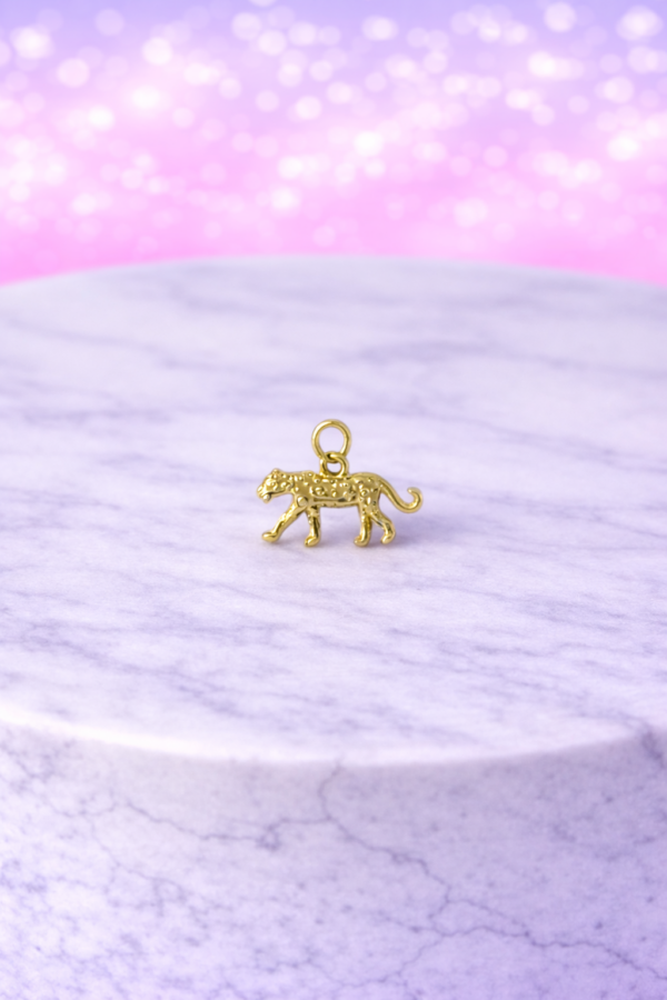 Charms Léopard Doré – Force Sauvage & Élégance Féline