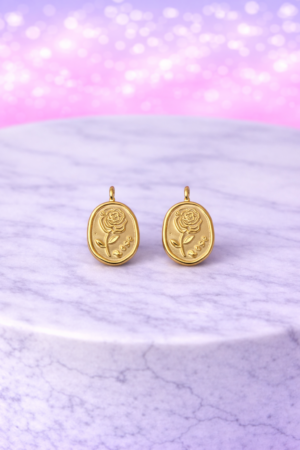 Charms Médaille Rose Dorée – Élégance Florale & Douceur Intemporelle