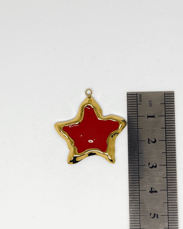 Charms Étoile Rouge – Finition Dorée Premium