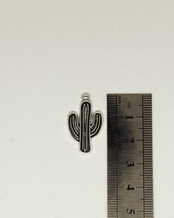 Charms 1 -157 Charms Cactus Élancé Argenté – Breloque Nature & Aventure