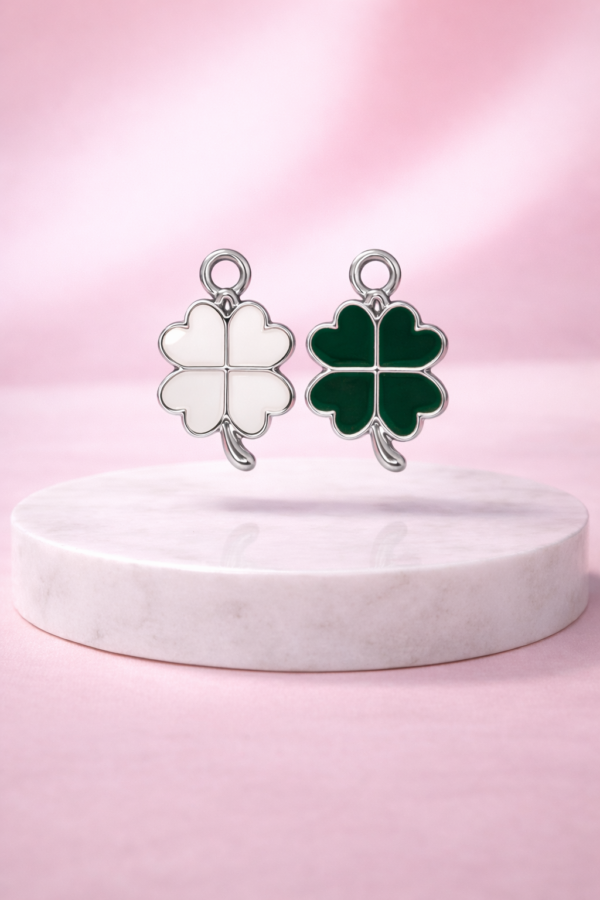 ChatGPT Image 19 déc. 2025, 16_26_32 Charms Trèfle à Quatre Feuilles Argent – Porte-Bonheur