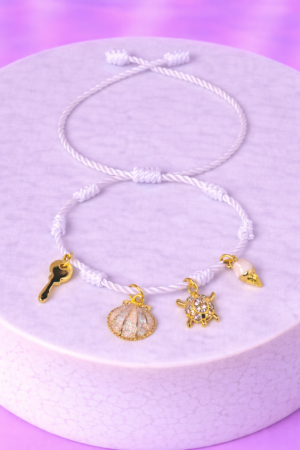 Bracelet Pré-fait Cordon Blanc Charms Dorés – Enfant & Adulte