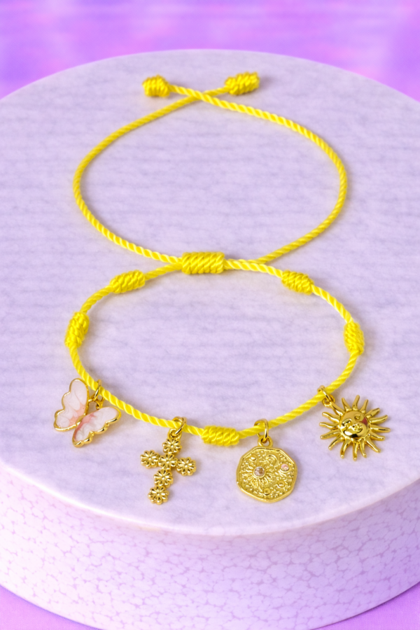 Bracelet Pré-fait Cordon Jaune Charms Dorés – Enfant & Adulte