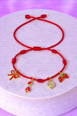 Bracelet Pré-fait Cordon Rouge Charms Dorés – Enfant & Adulte