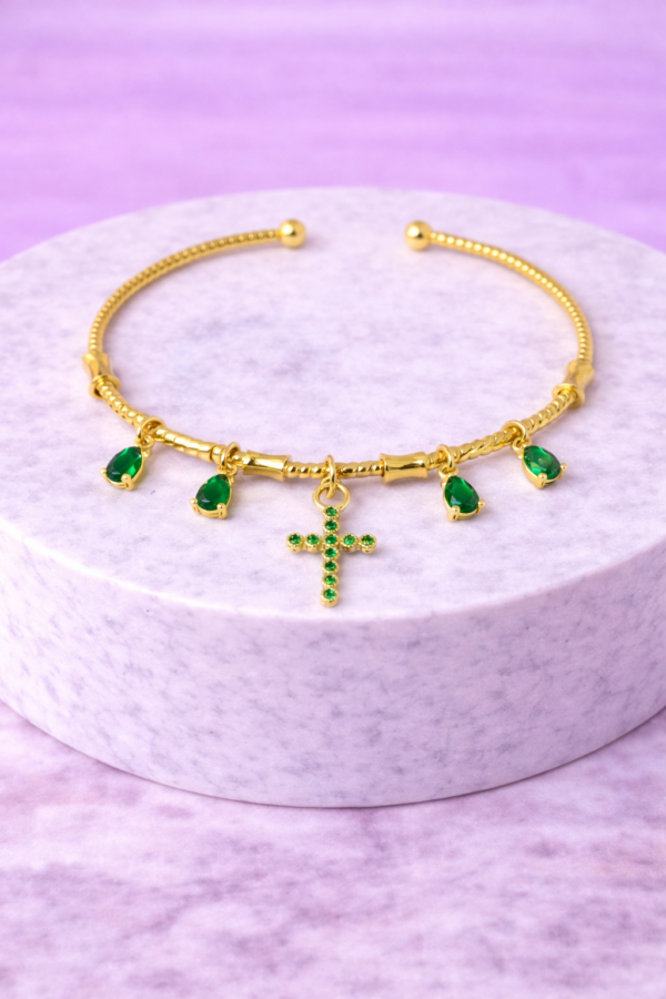 Bracelet Doré Charms Croix & Pierres Vert Émeraude