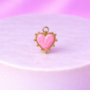 Charms Cœur Rosé Émaillé – Détail Doré au Style Romantique