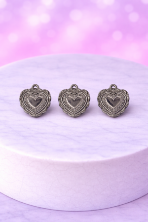 Charms Cœur Ornemental Argenté – Élégance Romantique