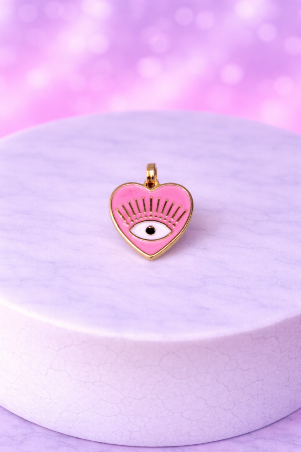cf60314f-6f5c-4545-a49e-058f70ed7d48 Charms Cœur Rose Œil Protecteur – Symbole Mystique