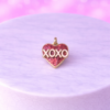 e3209cf5-eb8d-4f59-87ea-49a5a64c5e37-2 Charms Cœur XOXO – Message d’Amour Ludique et Tendance