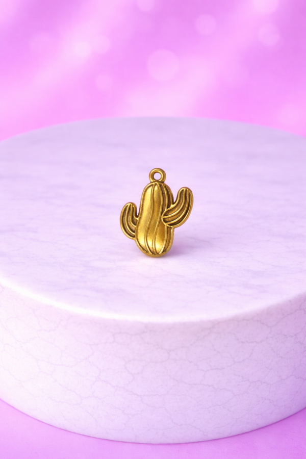 Charms Cactus Arrondi Dorée – Style Nature & Bohème